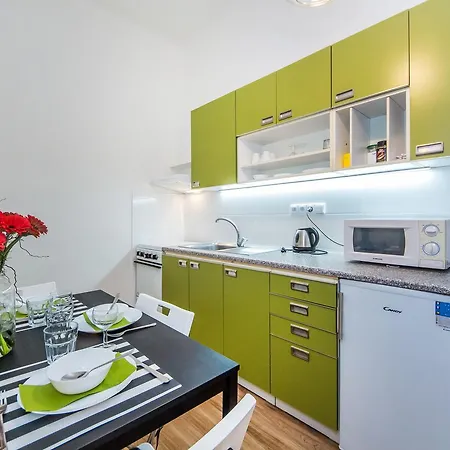 Mika's Palladium Apartment *