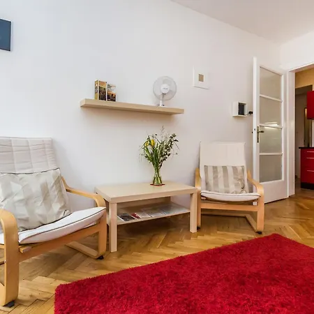 Mika's Palladium Apartment *